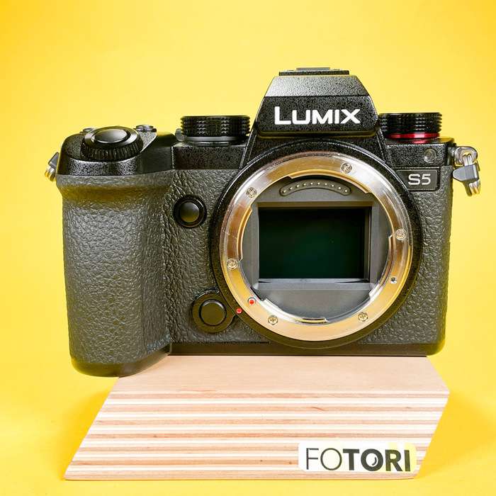 Panasonic Lumix DC-S5 | WJ1SB003932