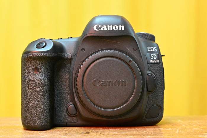Canon EOS 5D Mark IV +  neoriginální baterie
