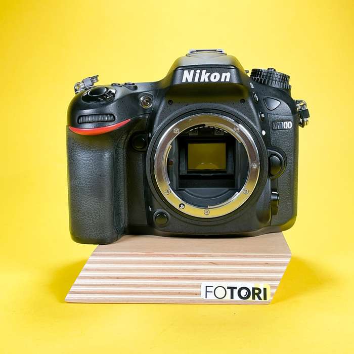 Nikon D7100 | 53715169