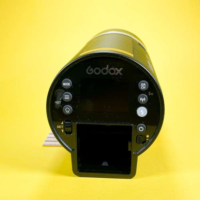 Godox AD300pro + náhradní baterie + klapky  | bateriový blesk