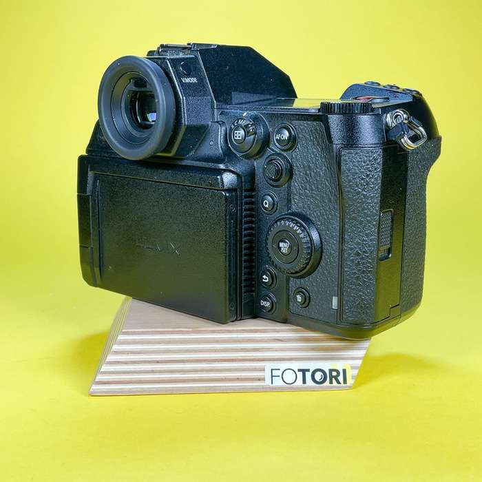 Panasonic Lumix DC-S1H |  WJ9SA004363