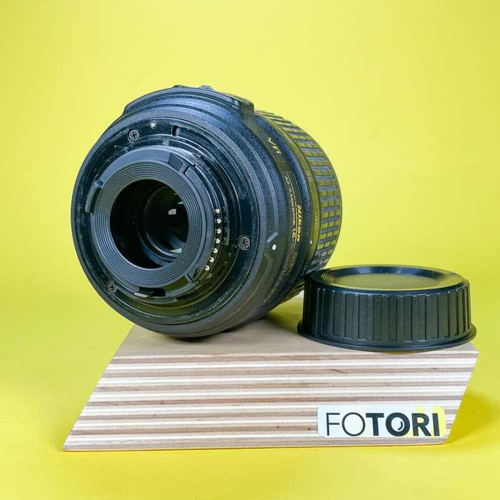 Nikon 18-55mm f/3.5-5.6G AF-S DX VR | 14810994
