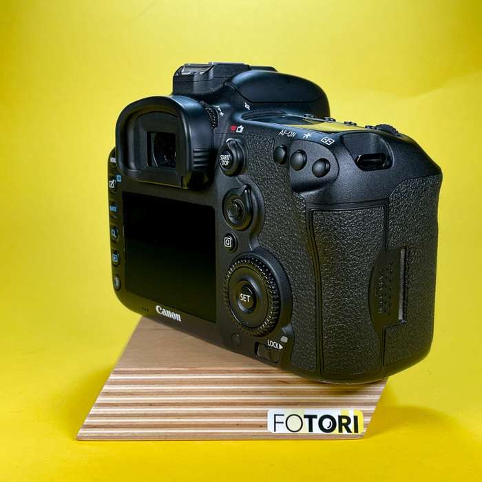 Canon EOS 7D Mark II | 333055001266