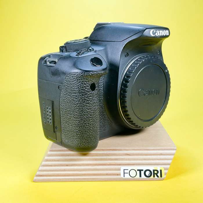Canon EOS 700D | 063076002639