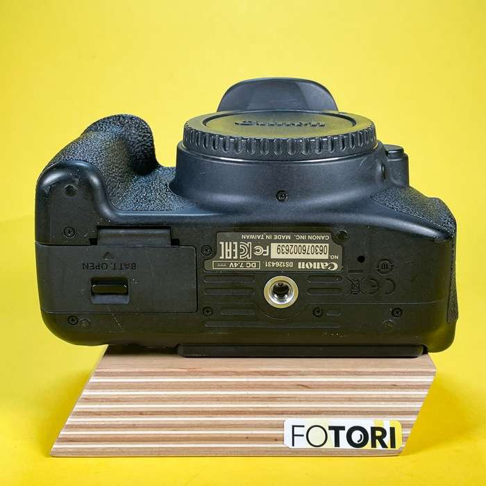 Canon EOS 700D | 063076002639