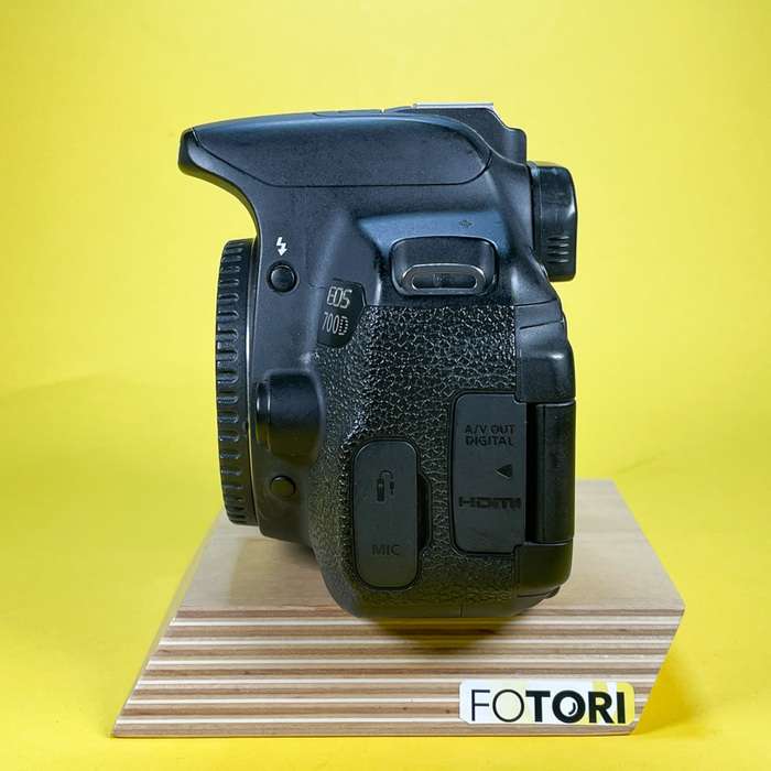 Canon EOS 700D | 063076002639