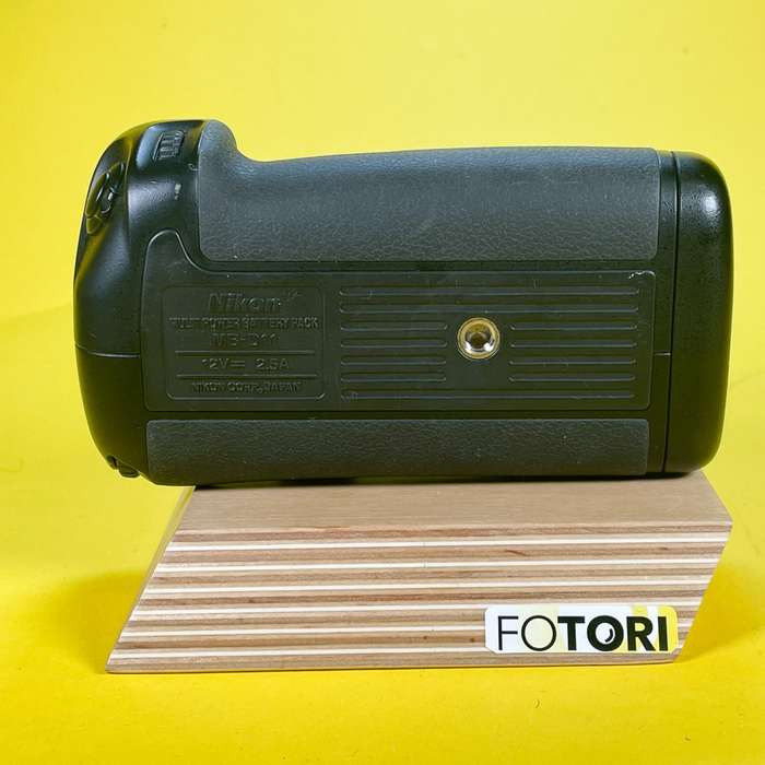 Nikon MB-D11 | Bateriový grip pro D7000