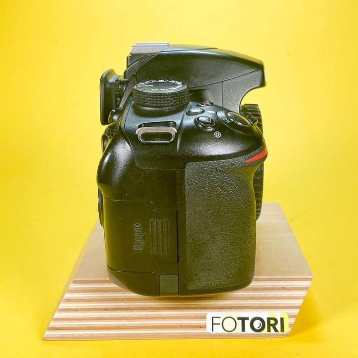 Nikon D3200 | 7268844