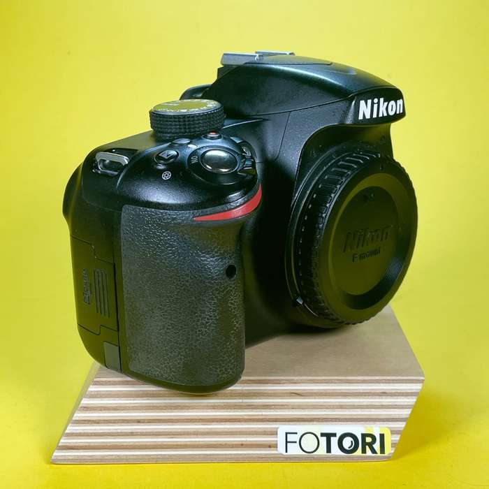 Nikon D3200 | 7268844