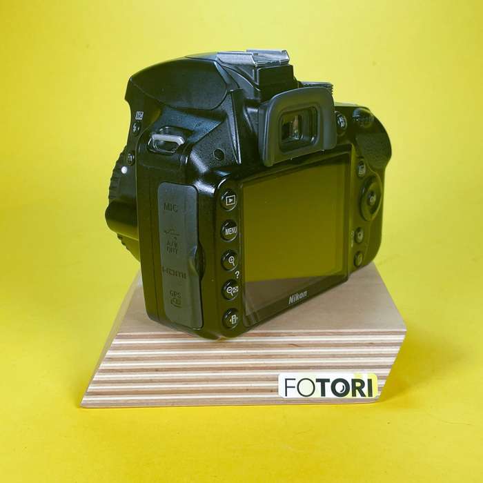 Nikon D3200 | 7268844