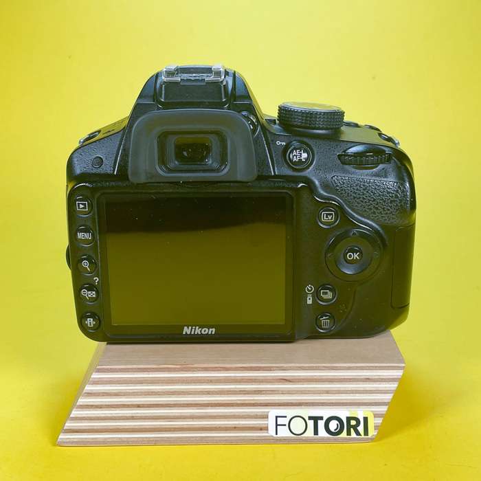 Nikon D3200 | 7268844