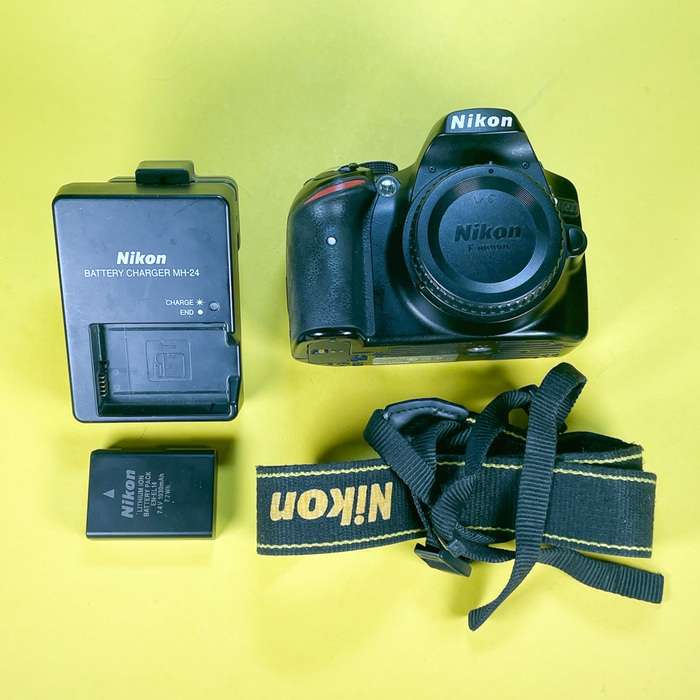 Nikon D3200 | 7268844