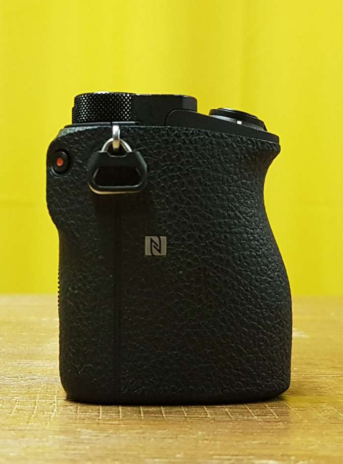 Sony Alpha A6500 + 3x Neoriginální baterie