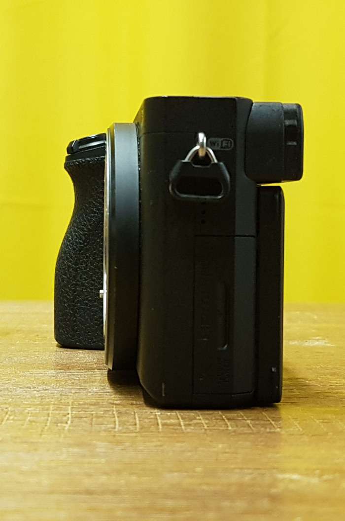 Sony Alpha A6500 + 3x Neoriginální baterie