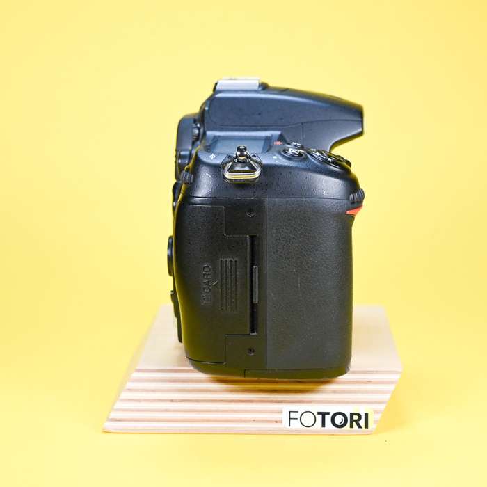 Nikon D7000 + příslušenství  | 6216350