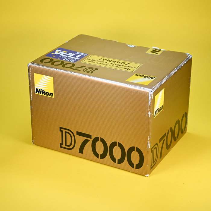 Nikon D7000 + příslušenství  | 6216350