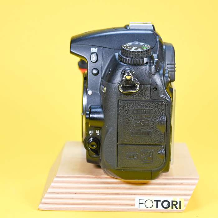 Nikon D7000 + příslušenství  | 6216350