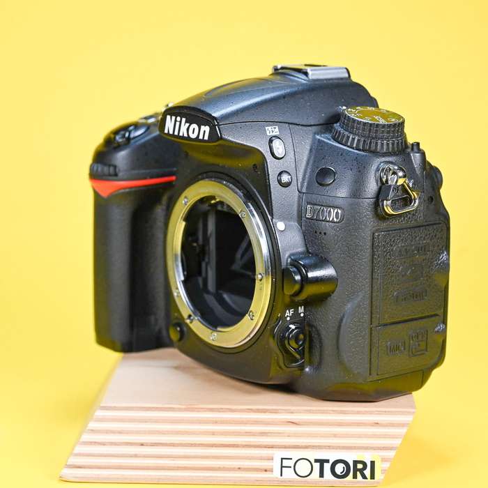 Nikon D7000 + příslušenství  | 6216350