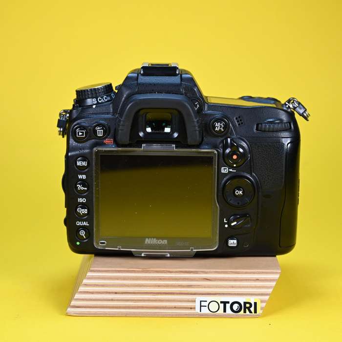 Nikon D7000 + příslušenství  | 6216350