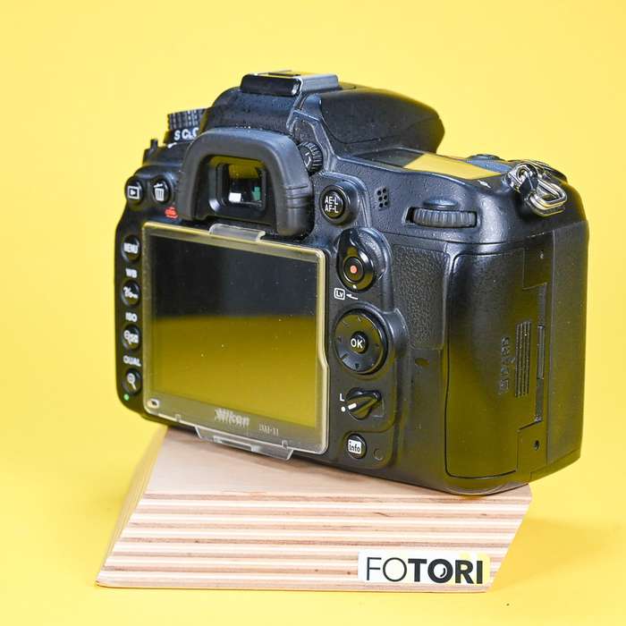 Nikon D7000 + příslušenství  | 6216350