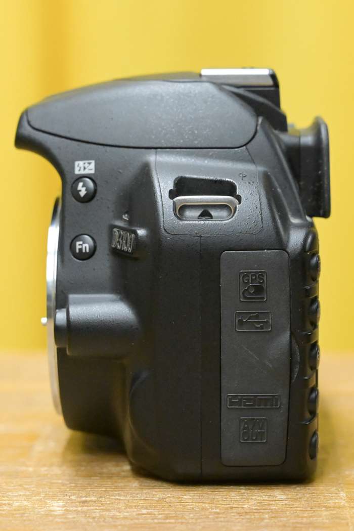 Nikon D3100 + 18-55 mm VR + 16GB karta