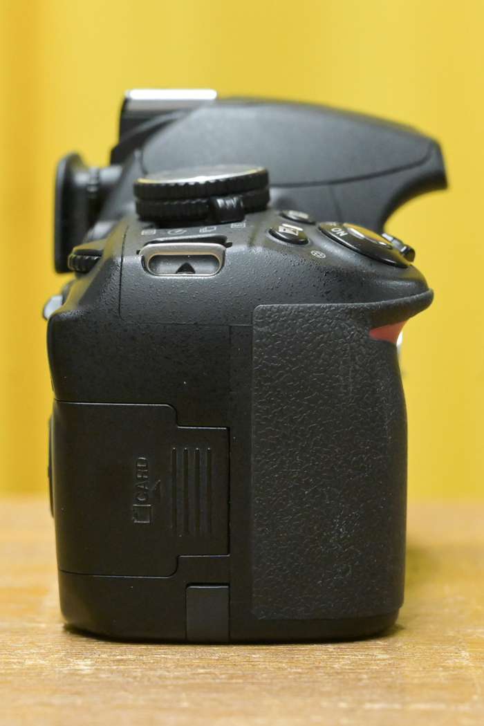 Nikon D3100 + 18-55 mm VR + 16GB karta