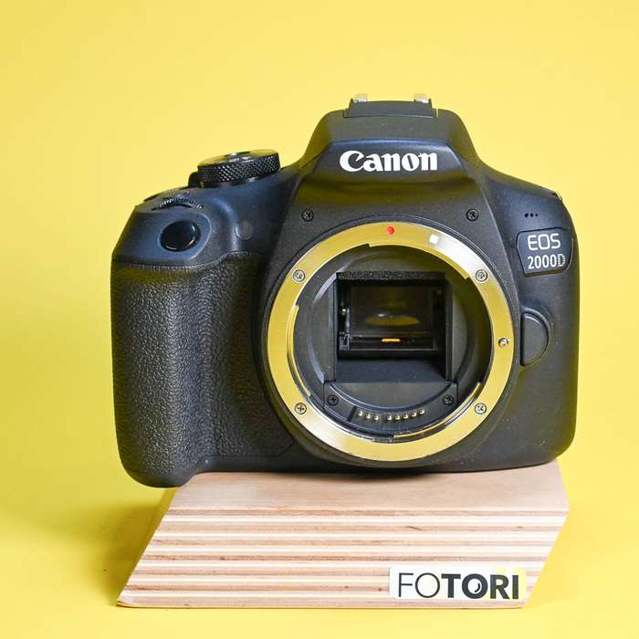 Set Canon EOS 2000D + Canon 18-55mm f/3.5-5.6 DC III | 243073028080