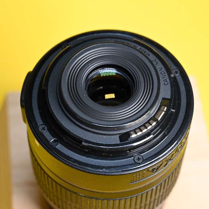 Set Canon EOS 2000D + Canon 18-55mm f/3.5-5.6 DC III | 243073028080