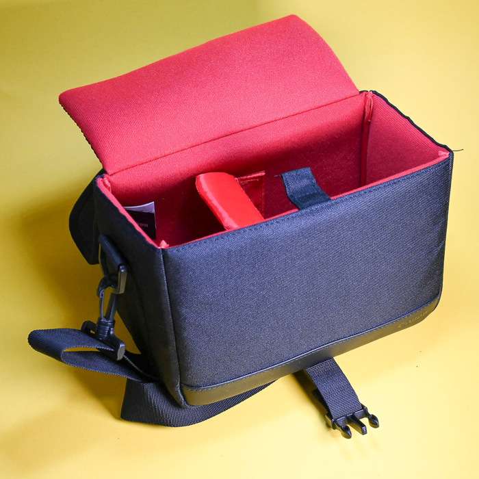 Set Canon EOS 2000D + Canon 18-55mm f/3.5-5.6 DC III | 243073028080