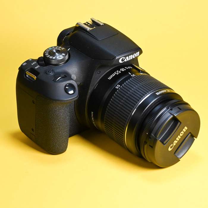 Set Canon EOS 2000D + Canon 18-55mm f/3.5-5.6 DC III | 243073028080