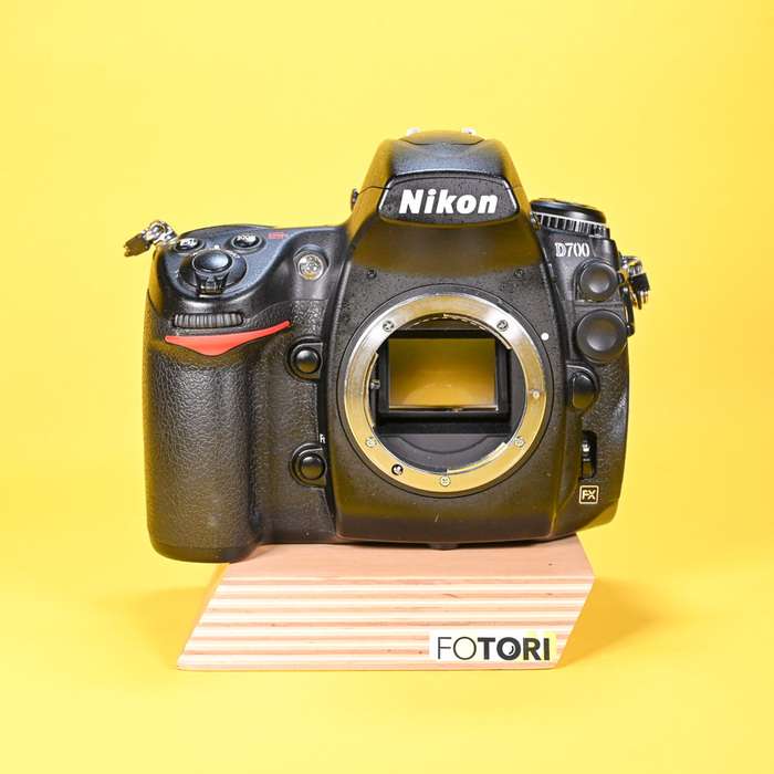 Nikon D700 + grip + náhradní baterie | 2173188