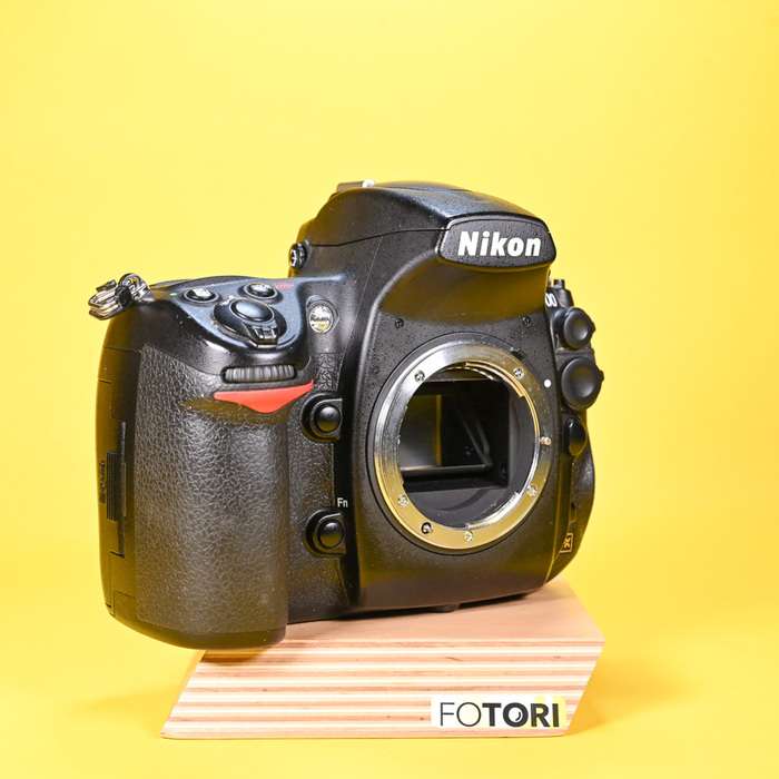 Nikon D700 + grip + náhradní baterie | 2173188