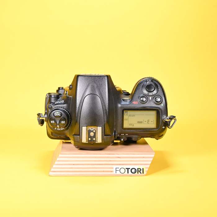 Nikon D700 + grip + náhradní baterie | 2173188