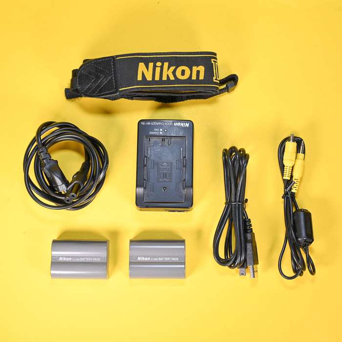 Nikon D700 + grip + náhradní baterie | 2173188