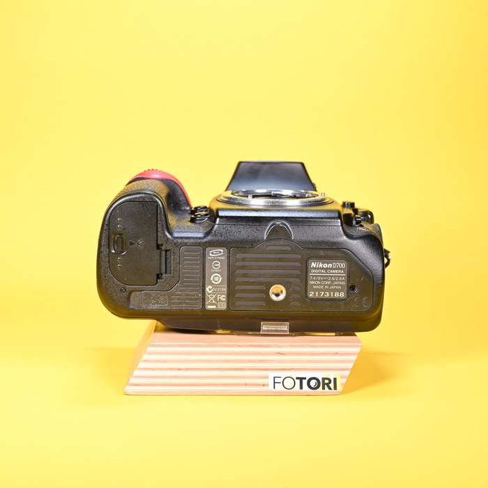 Nikon D700 + grip + náhradní baterie | 2173188