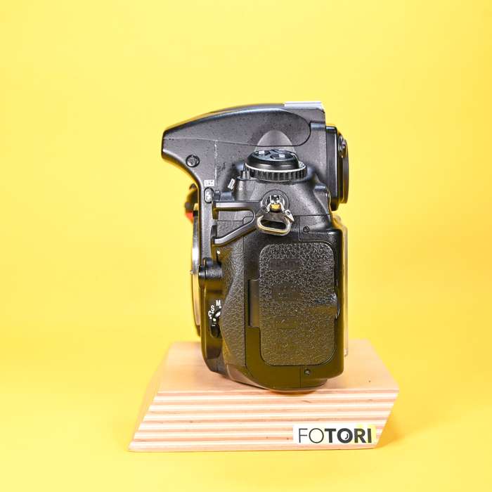 Nikon D700 + grip + náhradní baterie | 2173188