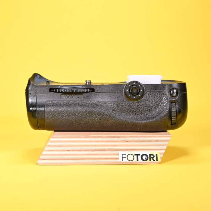 Nikon D700 + grip + náhradní baterie | 2173188