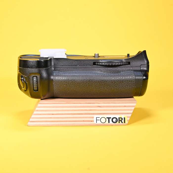 Nikon D700 + grip + náhradní baterie | 2173188