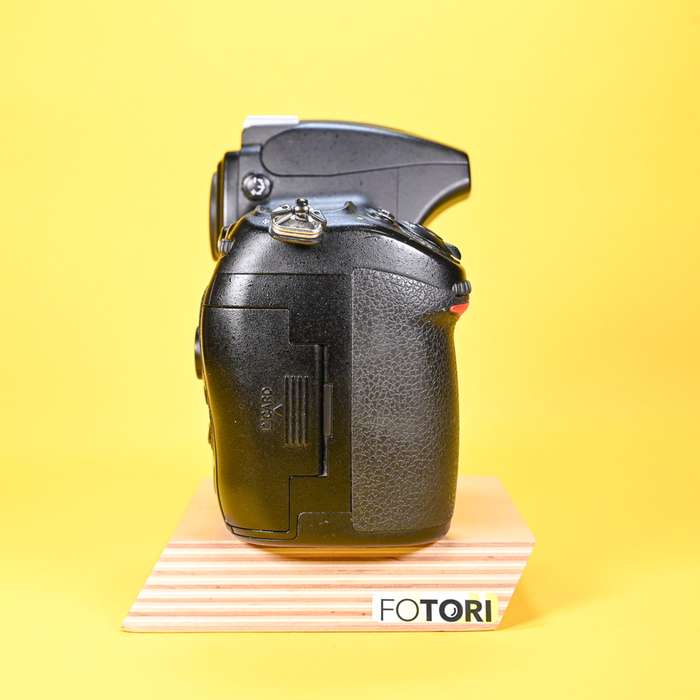 Nikon D700 + grip + náhradní baterie | 2173188