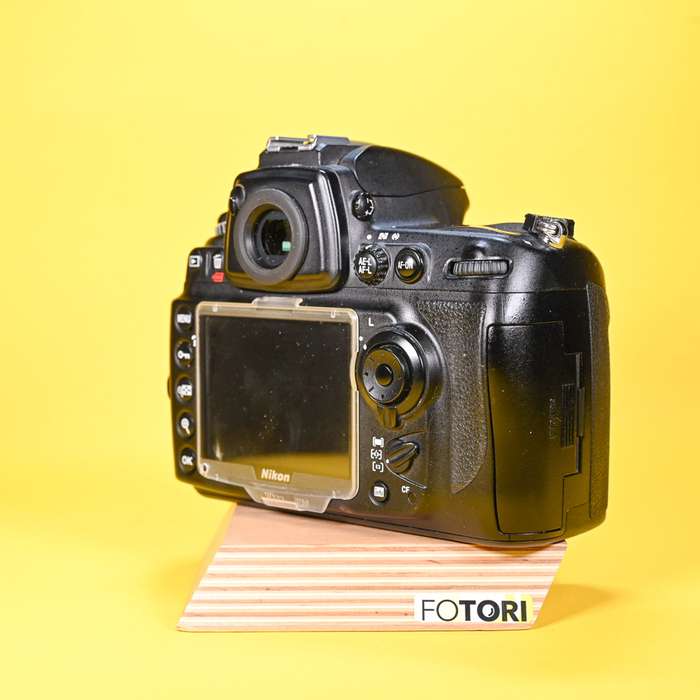 Nikon D700 + grip + náhradní baterie | 2173188