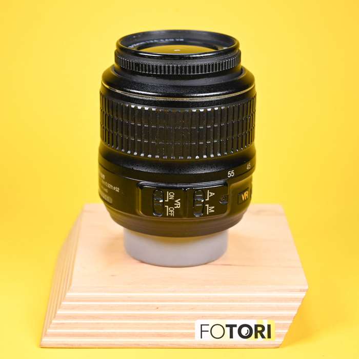 Nikon 18-55mm f/3.5-5.6G AF-S DX VR | 53578001