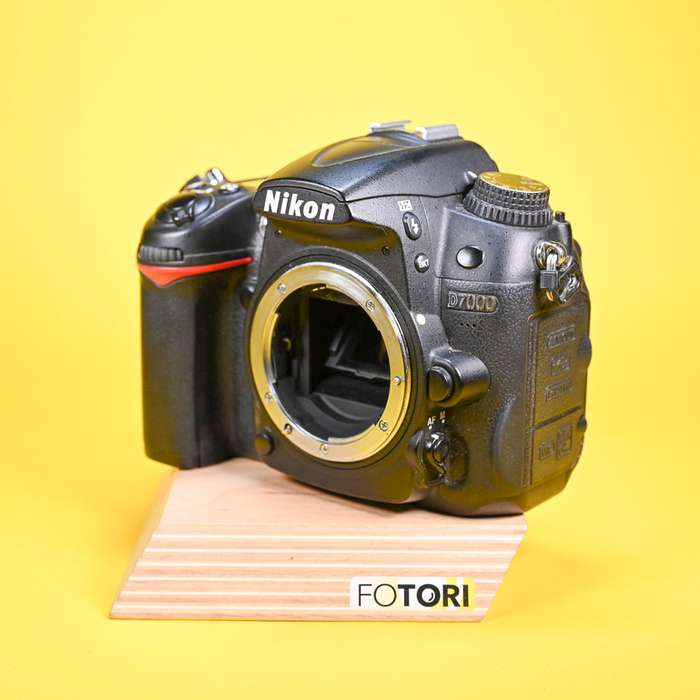 Nikon D7000 | 6498508