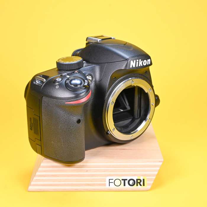 Set Nikon D3200 + 18-55mm f/3,5-5,6 G VR II AF-S DX | 7139646