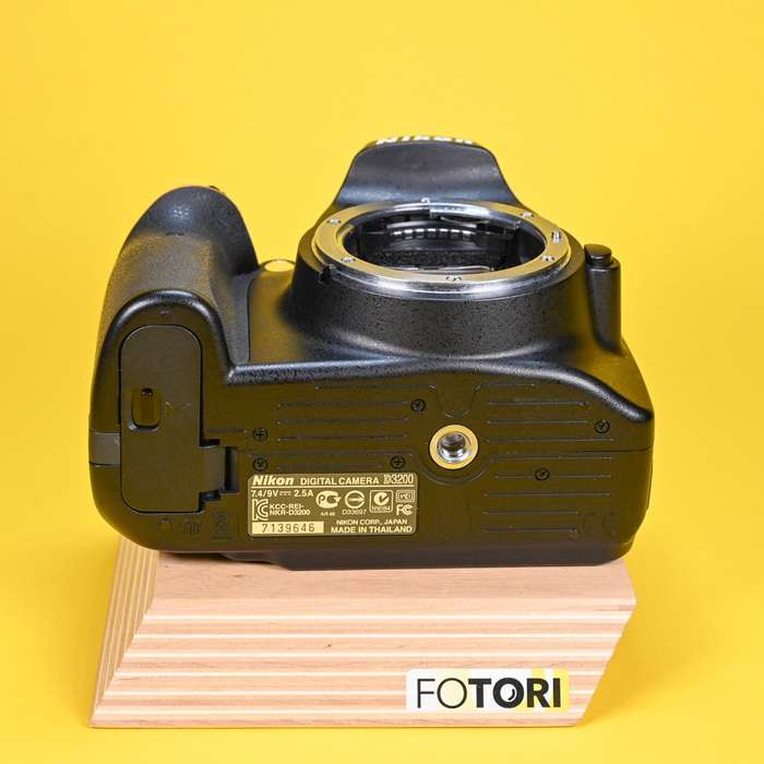 Set Nikon D3200 + 18-55mm f/3,5-5,6 G VR II AF-S DX | 7139646