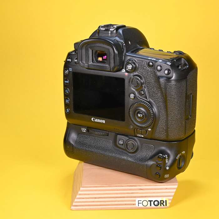 Canon EOS 5D Mark IV + grip BG-E20 + compakt flash 16GB | 392037000386