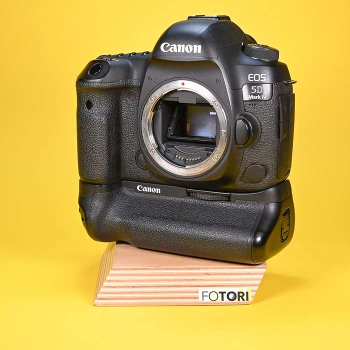 Canon EOS 5D Mark IV + grip BG-E20 + compakt flash 16GB | 392037000386