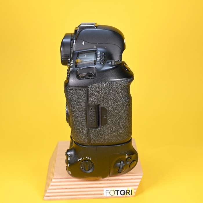 Canon EOS 5D Mark IV + grip BG-E20 + compakt flash 16GB | 392037000386