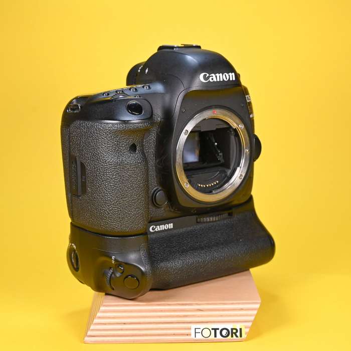 Canon EOS 5D Mark IV + grip BG-E20 + compakt flash 16GB | 392037000386