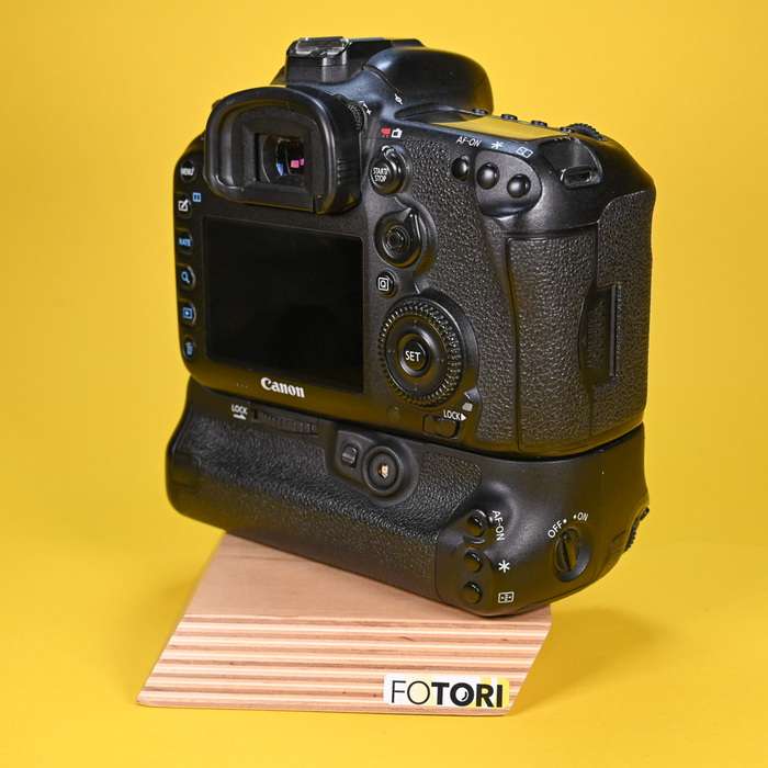 Canon EOS 7D Mark II + grip BG-E16 + CF  16GB | 053021006688