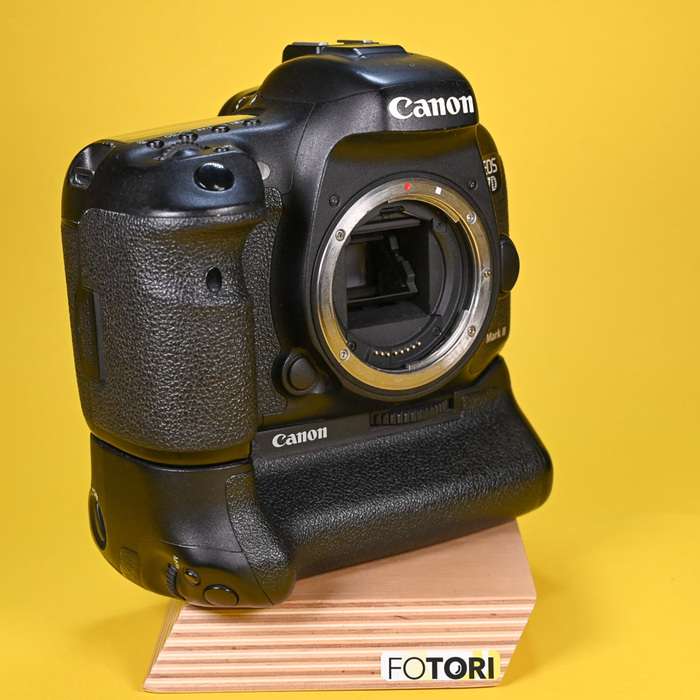 Canon EOS 7D Mark II + grip BG-E16 + CF  16GB | 053021006688